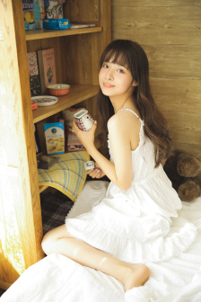 蜘蛛网中的女孩